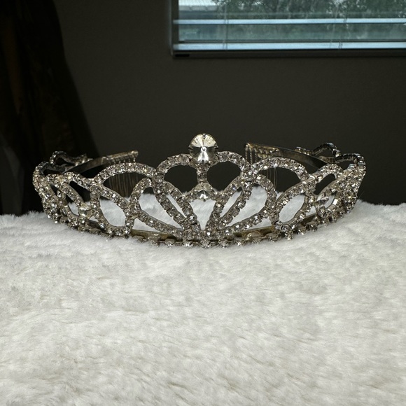 👸🏻 Vintage Tiara 👑 - Picture 4 of 11